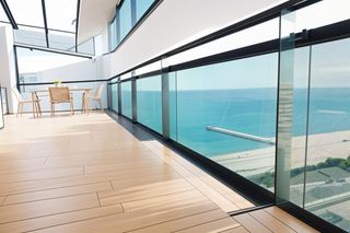 Apartament  Garcia faria. Fantástico apartamento moderno con terraza y vistas al mar en di