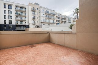 Local Comercial  Carrer carrer de lancaster. Local for sale in el raval, barcelona
