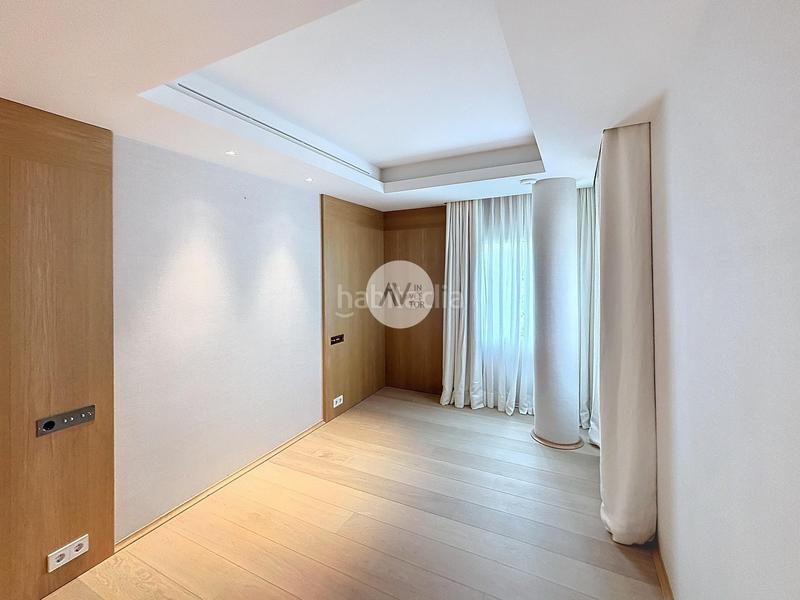 Foto b92475bc-bedd-41be-98e1-73474db6b04f. Affitto attico con riscaldamento parcheggio piscina in Barcelona
