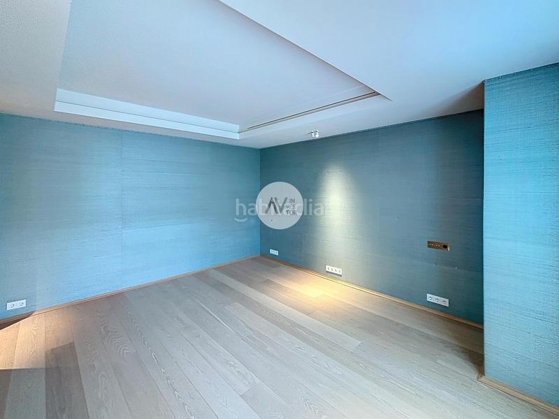 Foto 944617c7-20a0-4e23-9237-f8d3c57c1334. Location attique avec chauffage parking piscine dans Barcelona