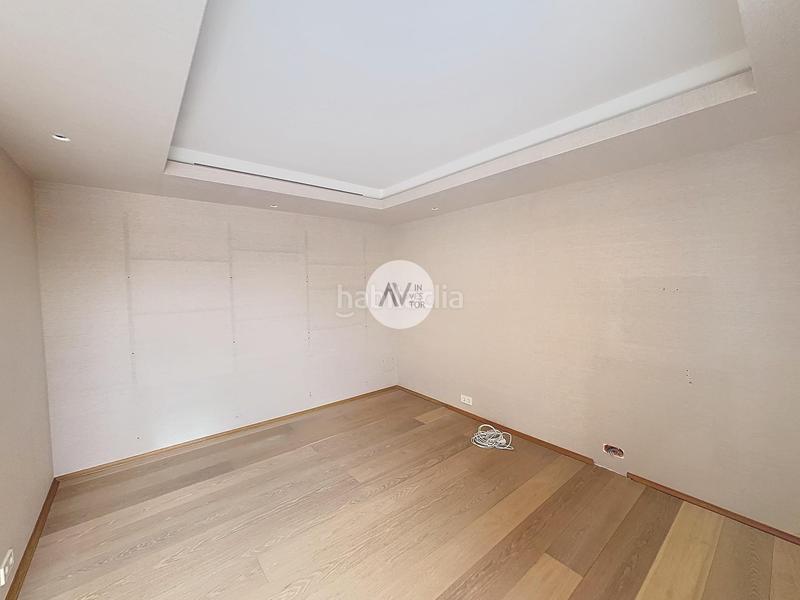 Foto d79c46ac-df92-4415-ab3f-bd58eb3b362d. Location attique avec chauffage parking piscine dans Barcelona