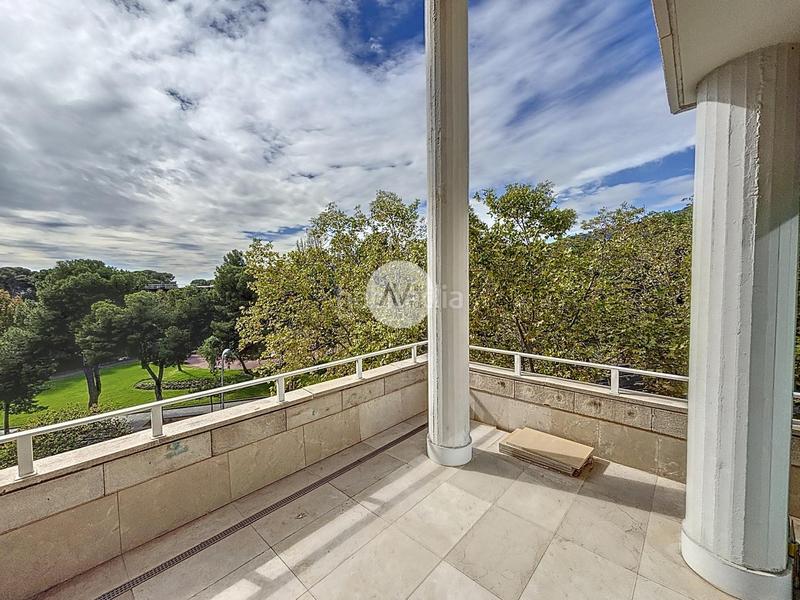 Foto 2a989469-659e-4139-acd6-3eb2960aa9ab. Rent penthouse with heating parking pool in Pedralbes Barcelona