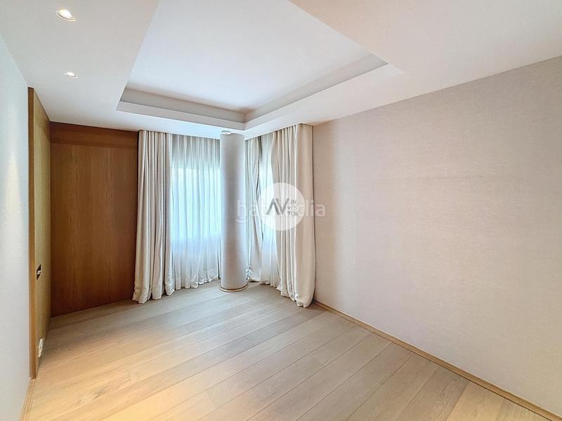 Foto 33403657-b929-408c-97f0-724205fe90e9. Rent penthouse with heating parking pool in Pedralbes Barcelona
