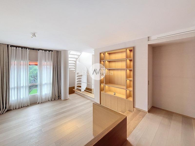 Foto 60e25b5b-40cb-4fe8-bf84-28bc5e450b66. Rent penthouse with heating parking pool in Pedralbes Barcelona