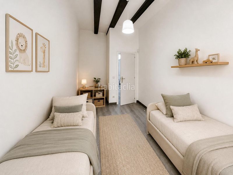 Foto 9c89cbd3-4cfb-4916-bed8-32e92d17dbde. Pis a Raval Barcelona