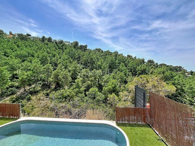 Foto 539b87f0-d4ec-47a6-b347-856d06d4e639. Casa amb calefacció aparcament piscina a Levantina - Montgavina - Quintmar Sitges
