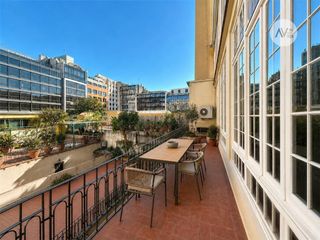 Oficina  Carrer valencia. Piso de prestigio para reformar en el corazón del eixample dret,