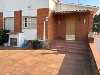 Doppelhaus  Carrer mallorca. Bonita casa soleada con vistas