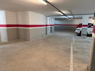 Aparcament cotxe a Carrer de Garcilaso