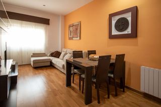 Pis  Carrer de flix. Hermoso piso en planta baja ,soleado