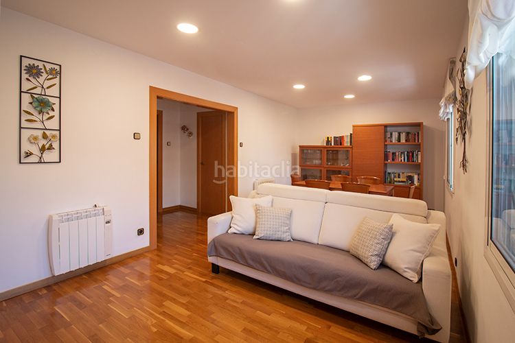 Foto 0d9871f9-497c-4d01-9bf9-d53a8dfbabb7. Pis amb calefacció a Congrés - Indians Barcelona