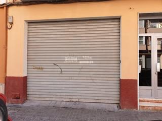 Lloguer Local Comercial a Zona la Ermita. Local comercial situado en la calle canónigo gisbert de torrent,