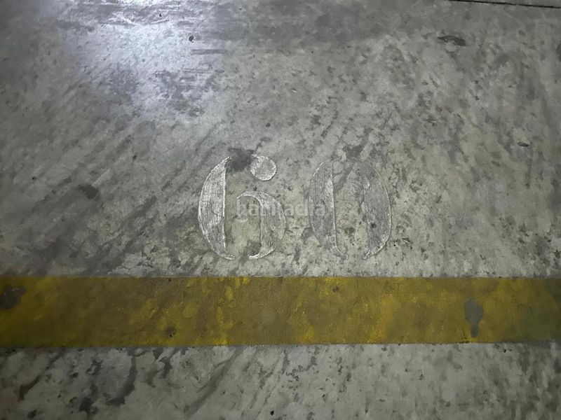Foto e49f1300-7edd-45b6-a00f-7a2e327a4c3a. Aparcament cotxe a Casco Antiguo Llíria