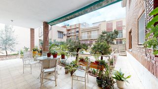 Casa a Zona la Ermita. Casa señorial con dos pisos y gran parcela en el centro de torre