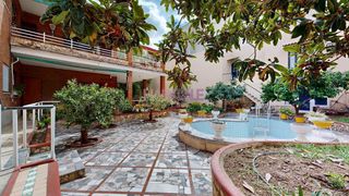 Haus in Zona la Ermita. Casa señorial con dos pisos y gran parcela en el centro de torre