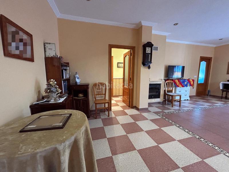 Foto 26bdbd25-d49f-457e-81e4-bddf76a7277e. Casa chalet independiente en montserratdescubre tu nuevo hogar en este magnífico chalet urbano, con una parcela de 1.400m2 y 167m2 cons en Monserrat