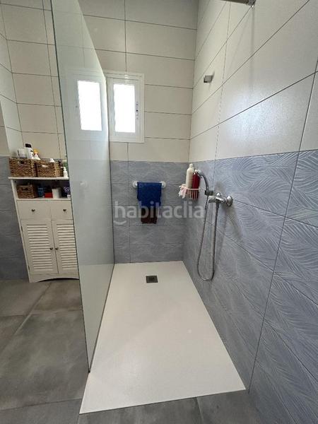 Foto 38613a32-1596-477e-b1c9-ec9ffb9b6f16. Casa chalet independiente en montserratdescubre tu nuevo hogar en este magnífico chalet urbano, con una parcela de 1.400m2 y 167m2 cons en Monserrat
