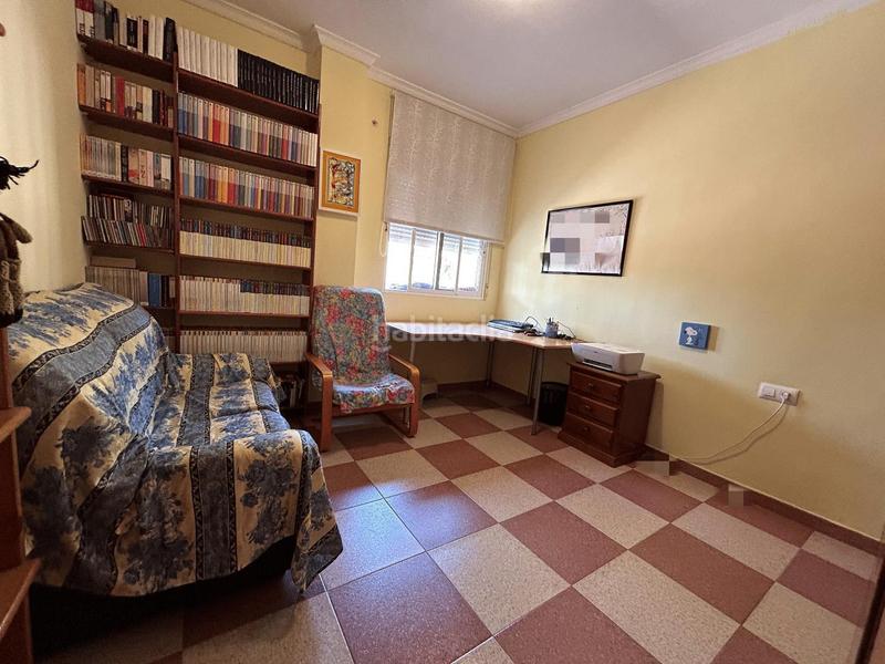 Foto 3d677864-1c50-4347-bde0-cd8604f3422c. Casa chalet independiente en montserratdescubre tu nuevo hogar en este magnífico chalet urbano, con una parcela de 1.400m2 y 167m2 cons en Monserrat