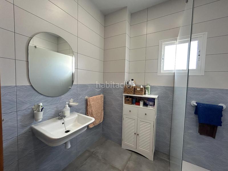 Foto 4ebfea92-e70f-4ade-a3d9-4af2c73c169c. Casa chalet independiente en montserratdescubre tu nuevo hogar en este magnífico chalet urbano, con una parcela de 1.400m2 y 167m2 cons en Monserrat
