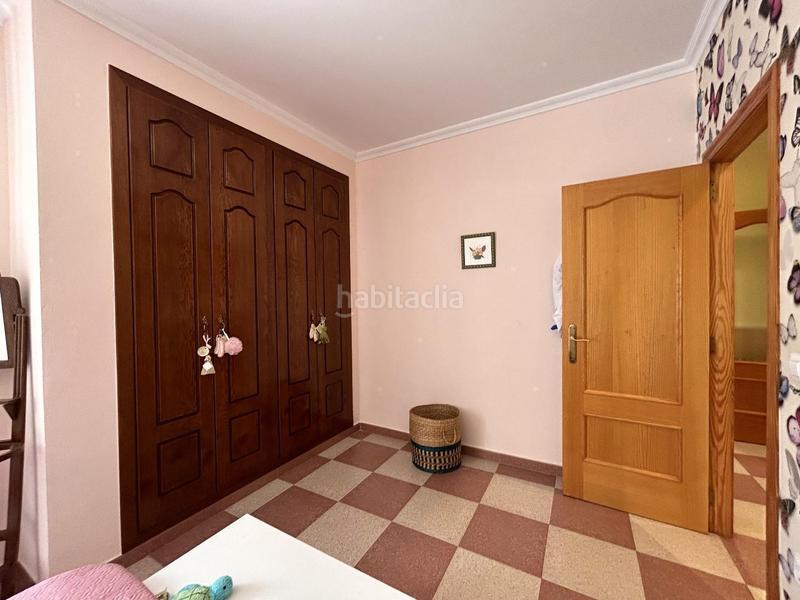 Foto 57951ea0-280c-4244-98b8-6cb6b0d68b22. Casa chalet independiente en montserratdescubre tu nuevo hogar en este magnífico chalet urbano, con una parcela de 1.400m2 y 167m2 cons en Monserrat