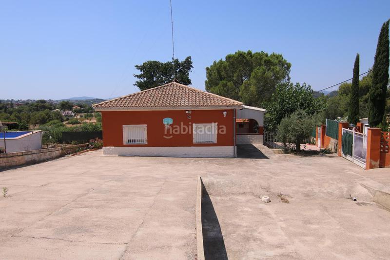 Foto 62affb79-9046-4a32-86cd-763d72b858f9. Casa chalet independiente en montserratdescubre tu nuevo hogar en este magnífico chalet urbano, con una parcela de 1.400m2 y 167m2 cons en Monserrat