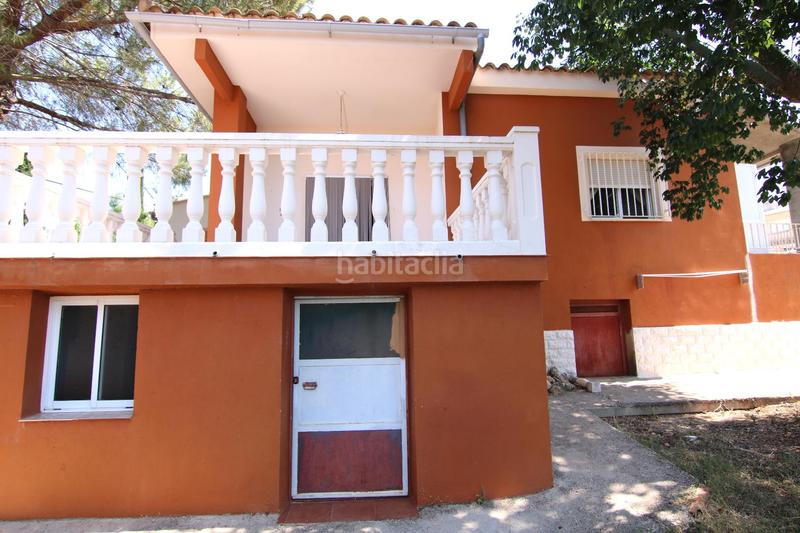 Foto 820a0e07-d191-46e6-8dd6-42c49bb8b9d9. Casa chalet independiente en montserratdescubre tu nuevo hogar en este magnífico chalet urbano, con una parcela de 1.400m2 y 167m2 cons en Monserrat