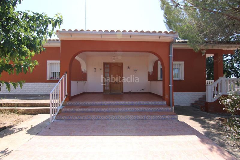 Foto 82b8dc50-36ee-4c84-aa0e-67f66000832b. Casa chalet independiente en montserratdescubre tu nuevo hogar en este magnífico chalet urbano, con una parcela de 1.400m2 y 167m2 cons en Monserrat