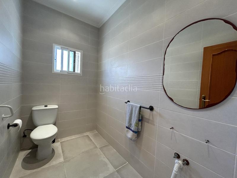 Foto a11dae1a-5c67-436a-8fa6-37e2f3170e78. Casa chalet independiente en montserratdescubre tu nuevo hogar en este magnífico chalet urbano, con una parcela de 1.400m2 y 167m2 cons en Monserrat