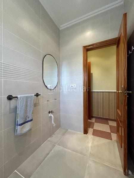 Foto a85b8e39-f716-4429-bc58-d40cfeccf6f3. Casa chalet independiente en montserratdescubre tu nuevo hogar en este magnífico chalet urbano, con una parcela de 1.400m2 y 167m2 cons en Monserrat