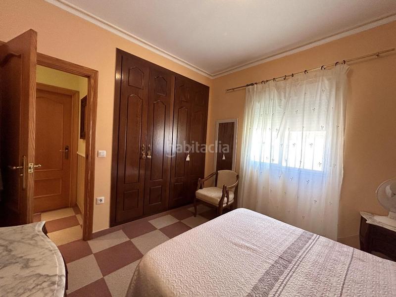 Foto b8a1c04a-a8b6-4144-b6e4-ecc5ac37fe63. Casa chalet independiente en montserratdescubre tu nuevo hogar en este magnífico chalet urbano, con una parcela de 1.400m2 y 167m2 cons en Monserrat