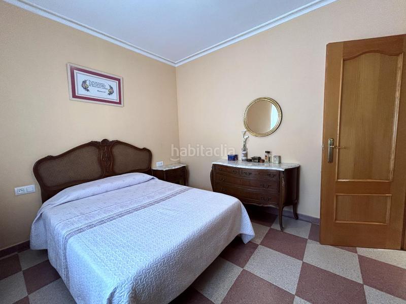 Foto c5643a1b-8654-4012-a6bd-b0d91c7276d4. Casa chalet independiente en montserratdescubre tu nuevo hogar en este magnífico chalet urbano, con una parcela de 1.400m2 y 167m2 cons en Monserrat