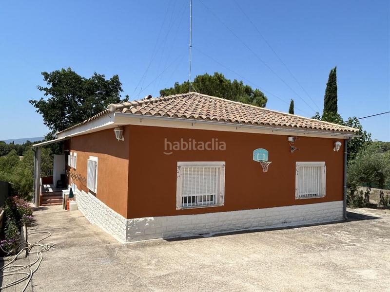 Foto f552e90e-1fb0-439a-a487-8e5064071a02. Casa chalet independiente en montserratdescubre tu nuevo hogar en este magnífico chalet urbano, con una parcela de 1.400m2 y 167m2 cons en Monserrat