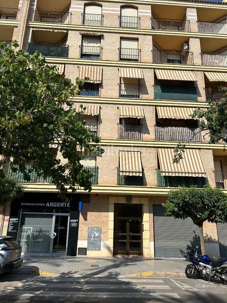 Foto 2bf2d818-ab19-4f65-8ccd-a00bb11cc9b7. Rent business premise in comare pilar martí hernández 9 in Torrent