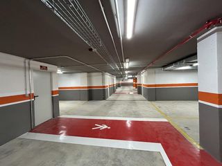 Car parking in Zona Avenida al Vedat. Venta plazas de garaje en torrent