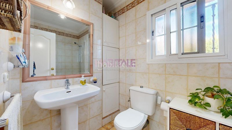 Foto 34a07277-6453-42a4-8956-e3b3263ca2b2. Casa amb piscina a Monserrat