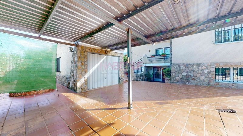 Foto 416f29b2-8898-49cb-be9b-db2a89e0e335. Casa amb piscina a Monserrat