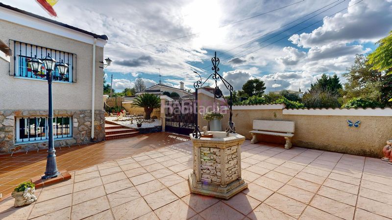 Foto 41b3a43a-5964-4add-8116-c80f7888ca10. Casa amb piscina a Monserrat