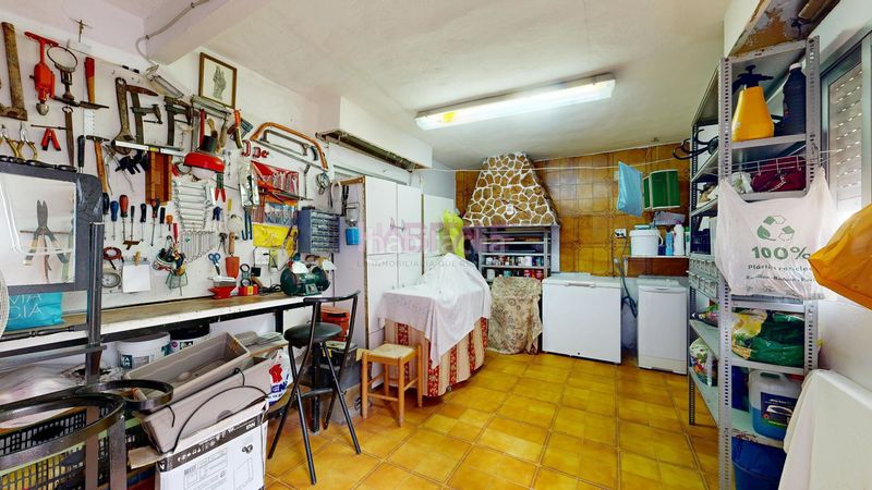 Foto 428695bc-ff8f-4b0f-aecf-53e38b4d7b9e. Casa amb piscina a Monserrat