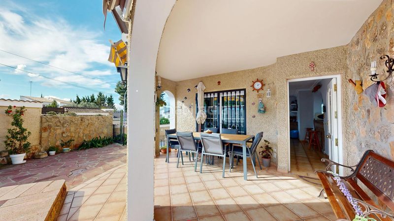 Foto 5eeef256-47d4-4b03-aa06-e2f1195d04b7. Casa amb piscina a Monserrat