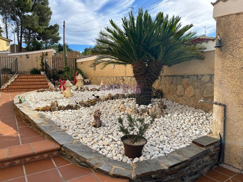 Foto 5f075097-e028-4fe6-96d3-150961e0ea1a. Casa amb piscina a Monserrat
