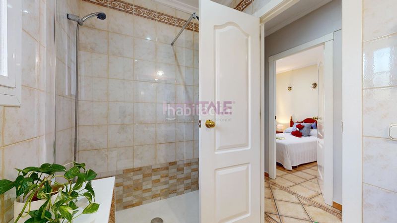 Foto 67b3124d-d3e6-4374-ad5e-a6bfc0c8970c. Casa amb piscina a Monserrat