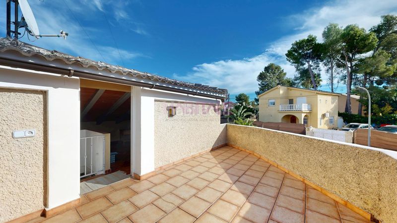 Foto 68790642-9f0b-4077-a055-ae2ac17f0124. Casa amb piscina a Monserrat