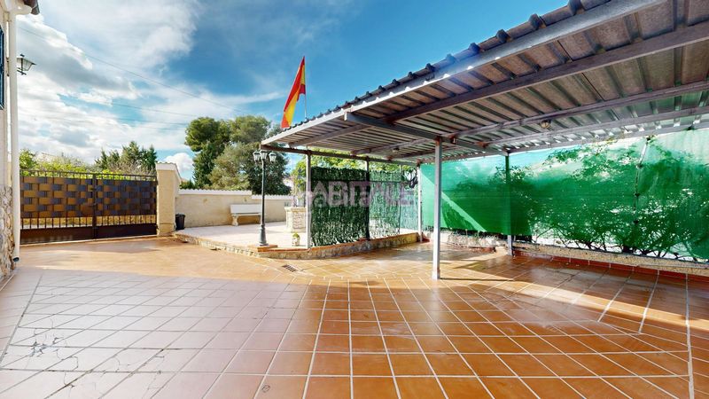 Foto 9a01948f-df81-419b-986d-d304c4d3cb25. Casa amb piscina a Monserrat