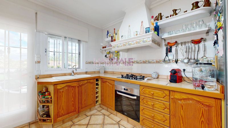 Foto b56a8514-ddef-482e-8b36-e1cc430940c8. Casa amb piscina a Monserrat