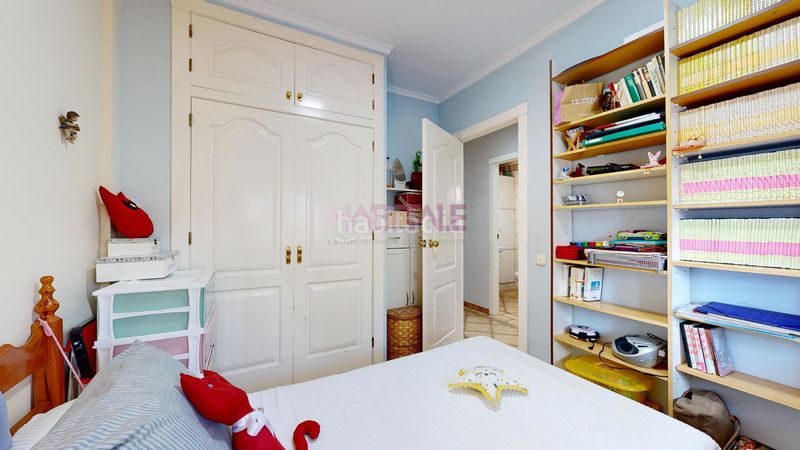 Foto d5ac3a81-1e74-48b3-bb53-344409564955. Casa amb piscina a Monserrat