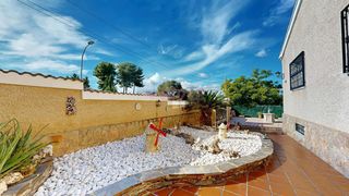 Haus in Monserrat. Chalet con piscina en urb colinas de venta cabrera en montserrat