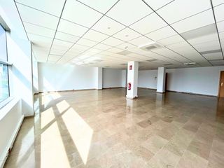 Miete Büro in Poble Nou. Alquiler de oficina en parc central