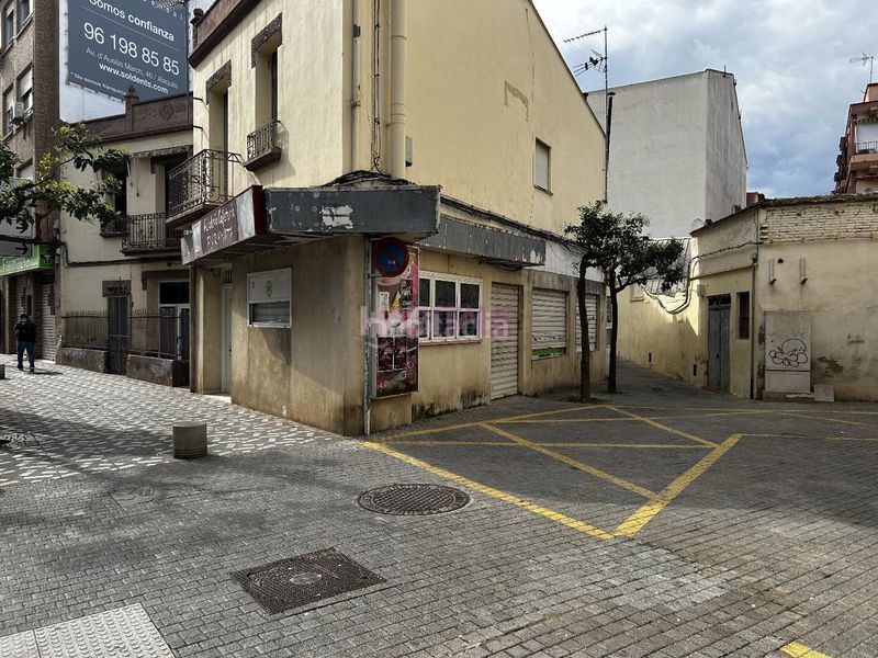 Foto 300686d3-29d5-46c1-ac6f-c041fa83c181. Local comercial a Alaquàs