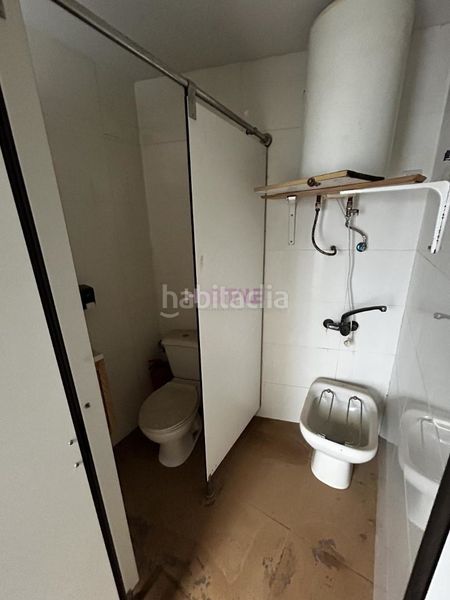 Foto d06f076a-3c1a-4212-84cf-042f070ab10c. Local comercial a Alaquàs