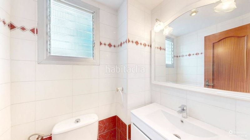 Foto 9753b853-917b-479c-bfdd-314f086a8f2c. Pis a Zona Avenida al Vedat Torrent